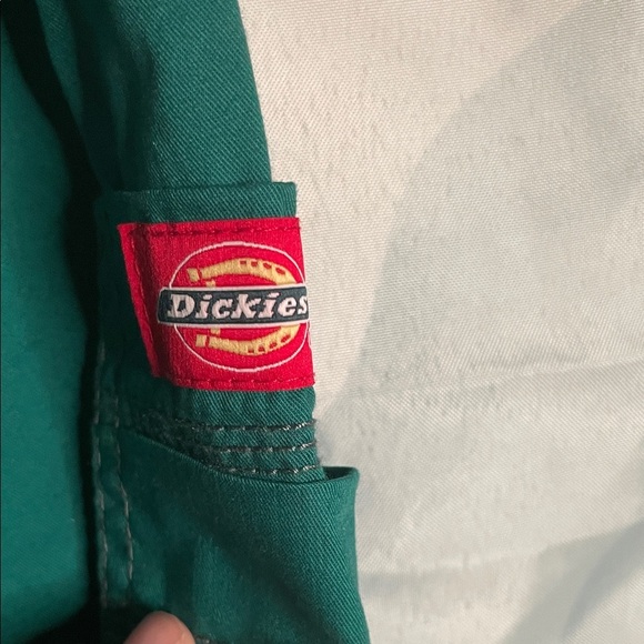 Women’s Green Cargo Pants - Picture 6 of 8